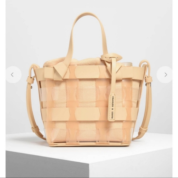 NWOT CHARLES & KEITH See-Through Woven Bucket Bag - Picture 5 of 11
